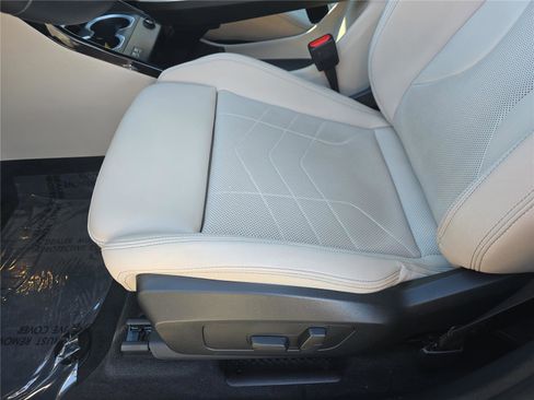 Used 2025 BMW X1 xDrive28i image 16