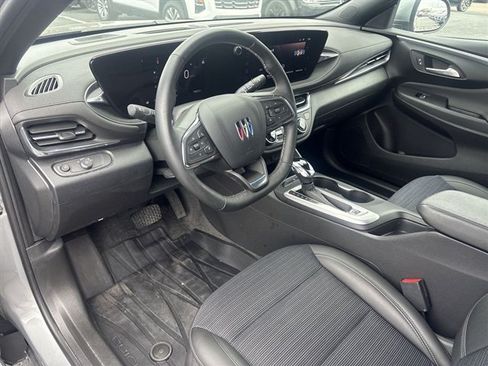Certified 2025 Buick Envista Sport Touring w/ Convenience I Package FWD image 10