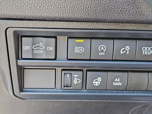 Used 2025 Toyota Tundra SR5 AWD/4WD image 10
