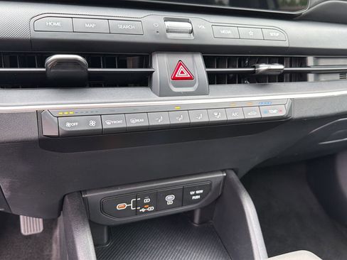 Used 2025 Kia K4 FWD image 25
