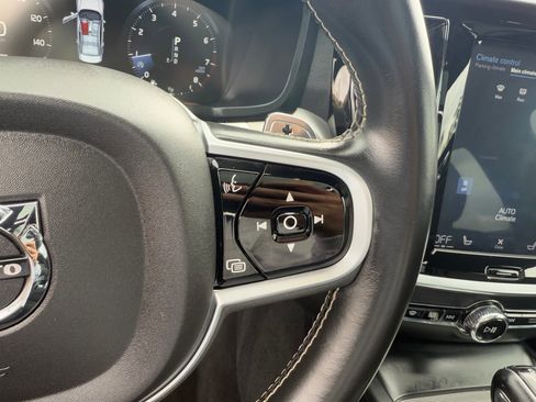 Used 2019 Volvo S60 T5 R-Design image 22