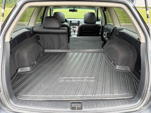 Used 2009 Subaru Outback 2.5i Limited AWD/4WD image 25