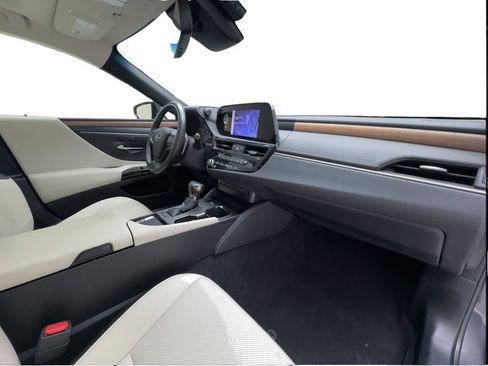 Used 2024 Lexus ES 250 w/ Premium Package AWD/4WD image 32
