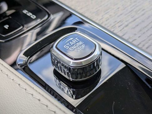 Certified 2024 Volvo XC90 B5 Plus w/ Protection Package Premier AWD/4WD image 45