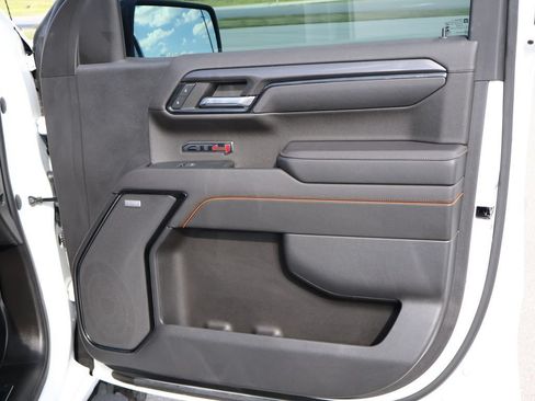 Used 2023 GMC Sierra 1500 AT4 w/ AT4 Premium Package AWD/4WD image 14