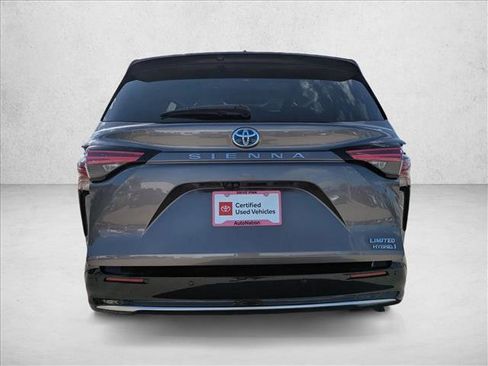 Certified 2022 Toyota Sienna Limited image 7