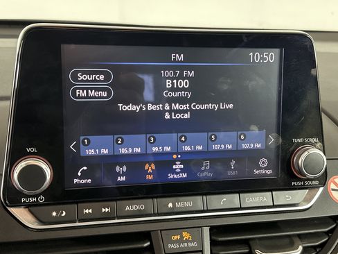 Used 2024 Nissan Altima 2.5 SV image 18