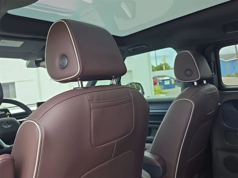 New 2025 Volkswagen ID. Buzz Pro S Plus image 19