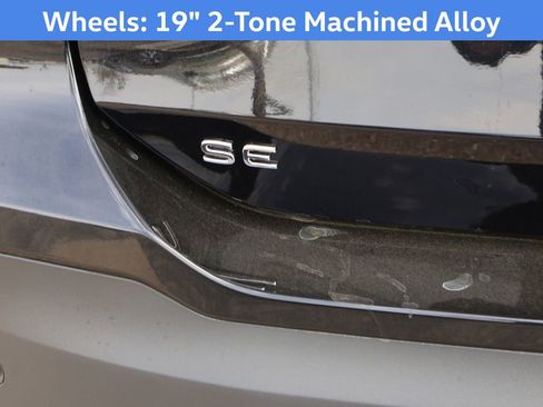 New 2026 Volkswagen Tiguan SE AWD/4WD image 18