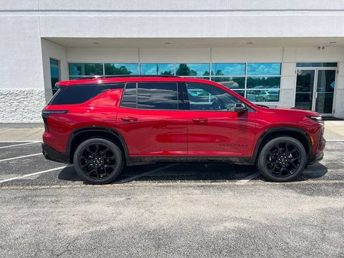 New 2026 Chevrolet Traverse RS w/ LPO, Floor Liner Package FWD image 3