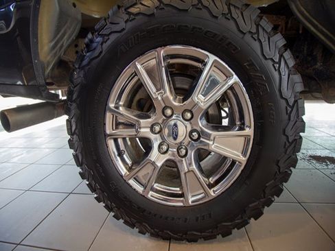 Used 2015 Ford F150 XLT w/ Equipment Group 302A Luxury image 26