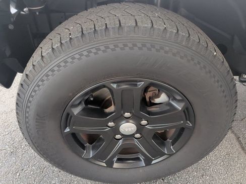 Used 2020 Jeep Wrangler Sport AWD/4WD image 10