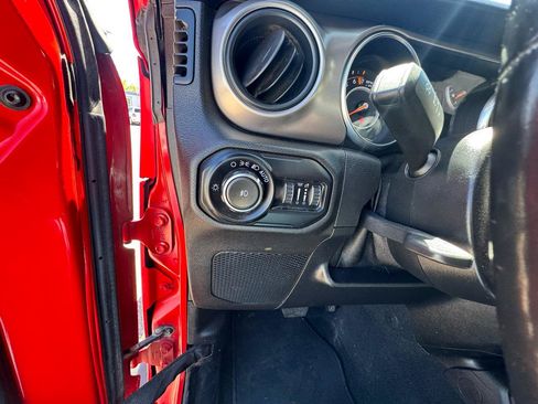Used 2020 Jeep Wrangler Sport AWD/4WD image 22