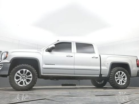 Used 2018 GMC Sierra 1500 SLT w/ SLT Premium Package AWD/4WD image 42