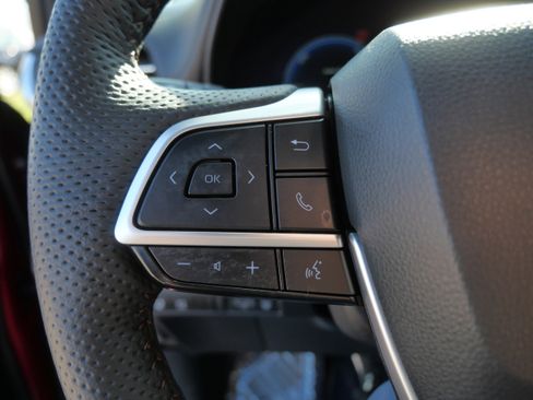 Used 2025 Toyota Sienna Platinum AWD/4WD image 26