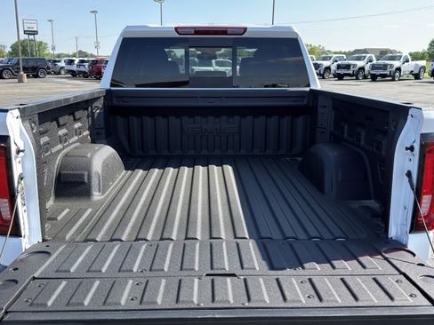 New 2026 GMC Sierra 1500 AT4 AWD/4WD image 12