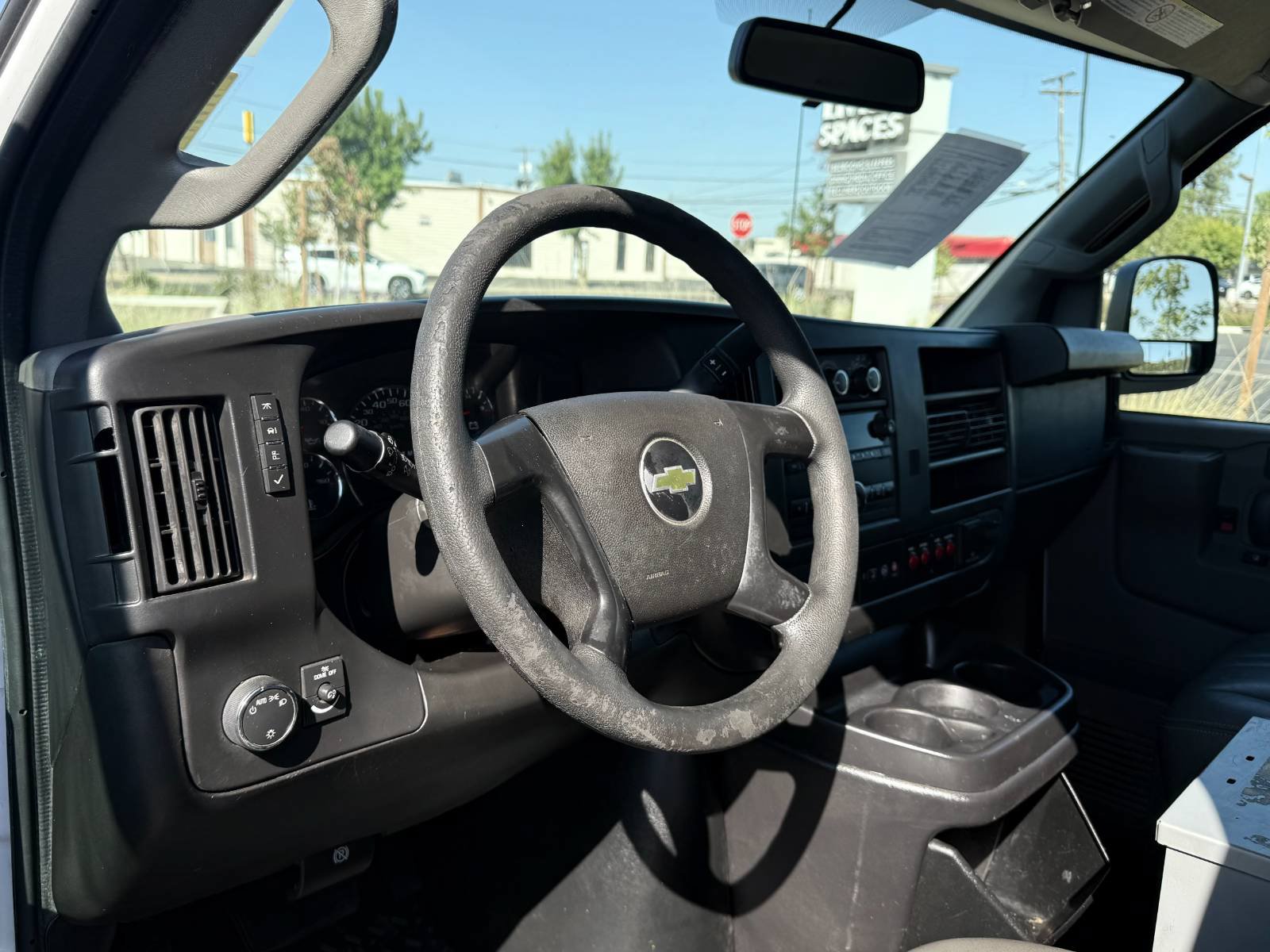Used 2016 Chevrolet Express 2500 RWD image 17