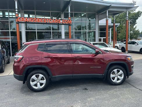 Used 2020 Jeep Compass Latitude w/ Cold Weather Group AWD/4WD image 2