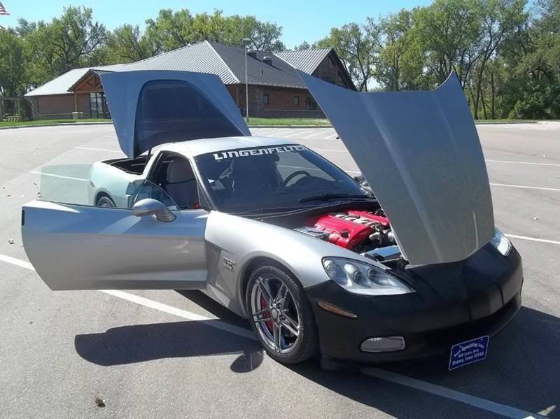 Used 2006 Chevrolet Corvette Coupe w/ Preferred Equipment Group RWD image 27