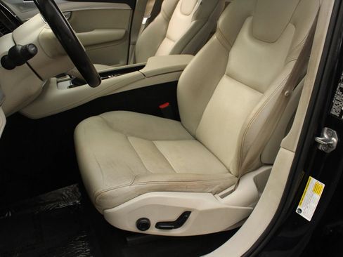 Used 2017 Volvo XC90 T6 Momentum AWD/4WD image 17