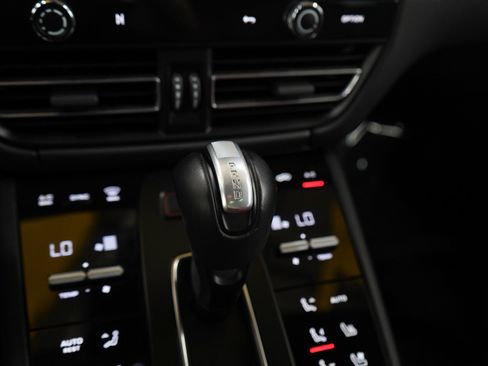Used 2024 Porsche Macan S AWD/4WD image 23
