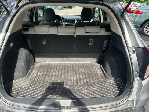 Used 2019 Honda HR-V EX image 11