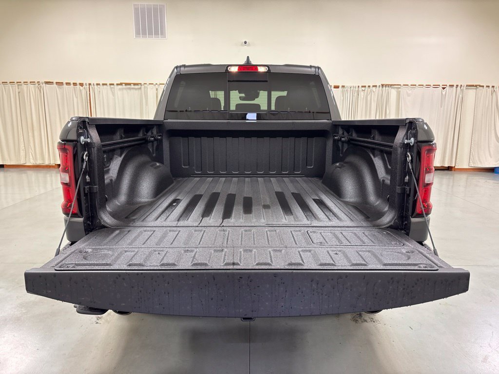 New 2027 RAM 1500 Laramie AWD/4WD image 9