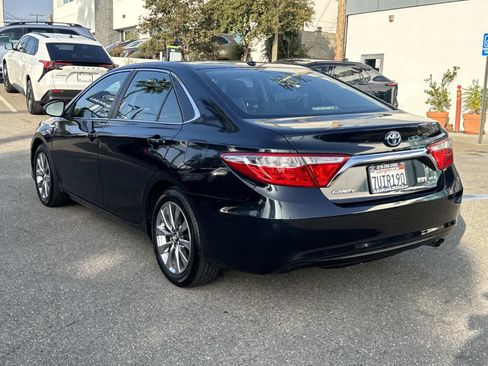 Used 2017 Toyota Camry XLE image 6