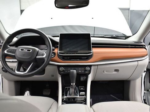 Used 2022 Jeep Compass Limited w/ Elite Group image 9