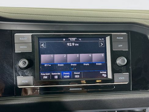 Used 2024 Volkswagen Jetta SE w/ Panoramic Sunroof Package FWD image 21