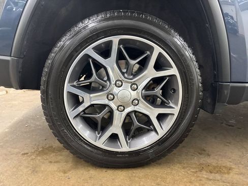 Used 2019 Jeep Grand Cherokee Limited AWD/4WD image 35