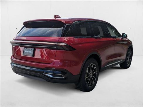 New 2025 Lincoln Nautilus Premier image 8