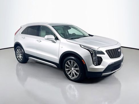 Used 2020 Cadillac XT4 Premium Luxury image 3