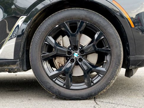 Used 2023 BMW X7 xDrive40i w/ Climate Comfort Package image 12