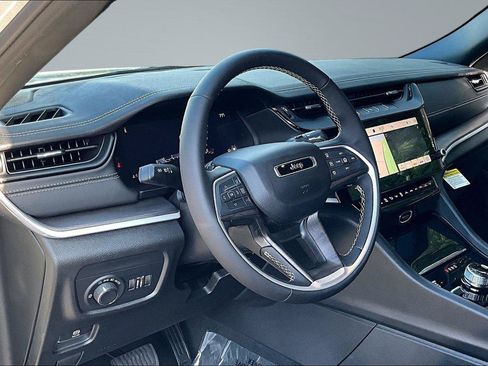 New 2026 Jeep Grand Cherokee Altitude AWD/4WD image 7