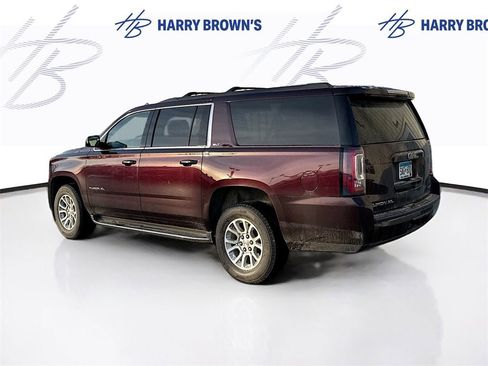 Used 2017 GMC Yukon XL SLT w/ Open Road Package image 2