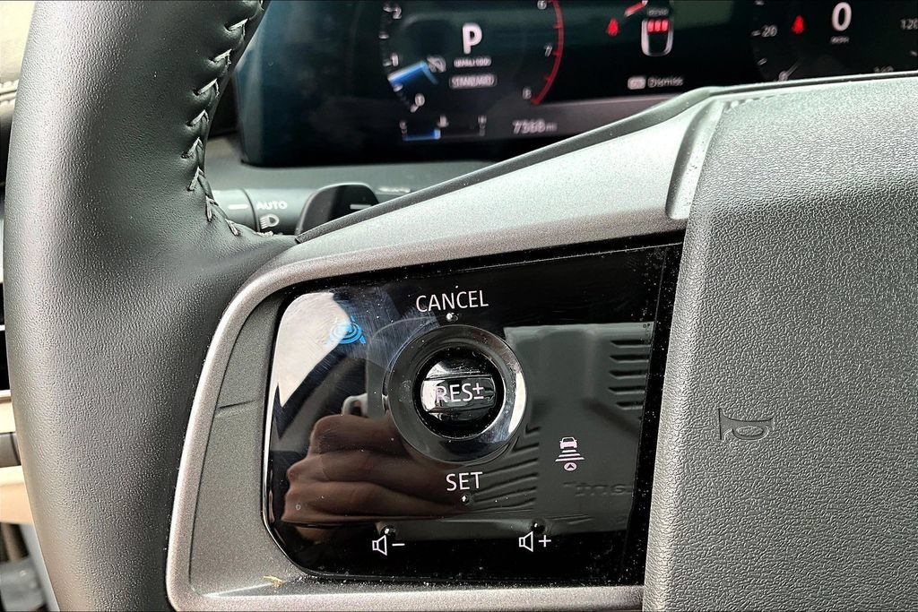 Certified 2025 Nissan Murano SV AWD/4WD image 22