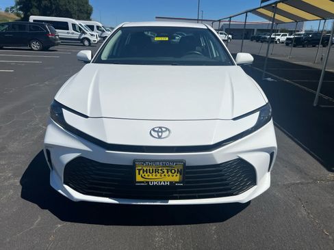 Used 2025 Toyota Camry LE FWD image 4