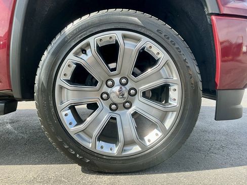 Used 2017 GMC Sierra 1500 Denali w/ Denali Ultimate Package image 12