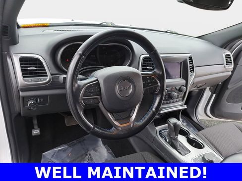 Used 2020 Jeep Grand Cherokee Laredo image 17