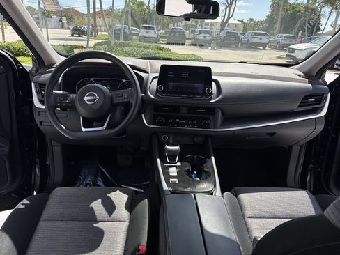 Used 2023 Nissan Rogue SV FWD image 37