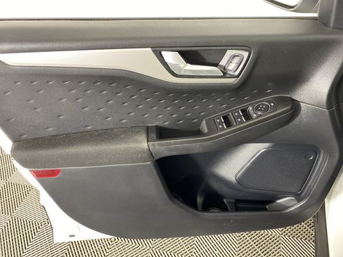 Used 2020 Ford Escape SE FWD image 13