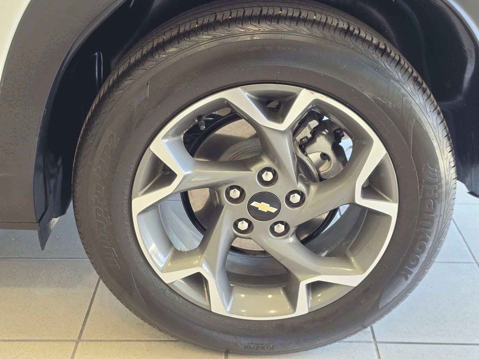 Used 2025 Chevrolet Trax LT FWD image 27