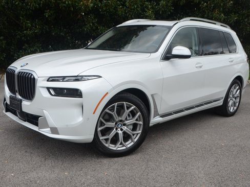 Used 2025 BMW X7 xDrive40i AWD/4WD image 5