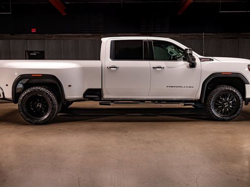 Used 2021 GMC Sierra 3500 Denali w/ Denali Ultimate Package image 11