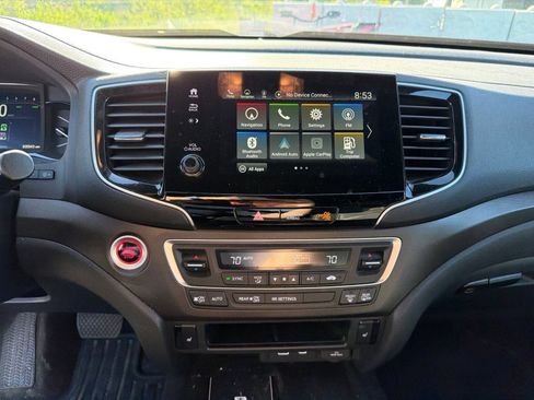 Used 2025 Honda Passport TrailSport image 16