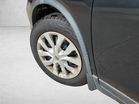 Used 2017 Nissan Rogue S FWD image 10
