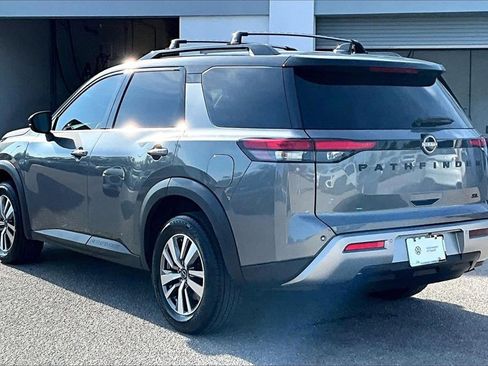 Used 2023 Nissan Pathfinder SL w/ Lighting Package (N92) image 7