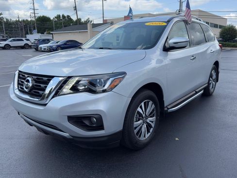 Used 2020 Nissan Pathfinder SV AWD/4WD image 4