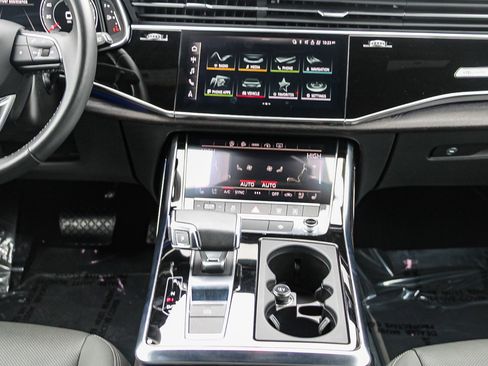 Used 2021 Audi Q8 Premium Plus w/ Premium Plus Package image 13